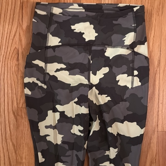 Lululemon 4 Swift Speed High-Rise Tight 28" Heritage Camo Crispin Green Multi - Picture 3 of 16